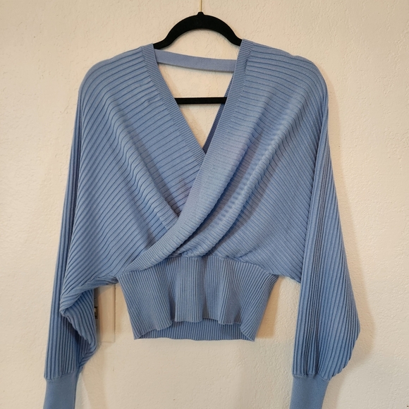 Dreamers By Debut Cropped Oversized Light Blue V-Neck Ribbed Sweater Size M - Picture 2 of 6